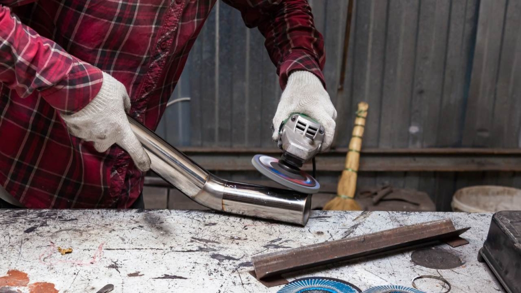 Learn Stainless Steel Grinding and Polishing on welding Joints